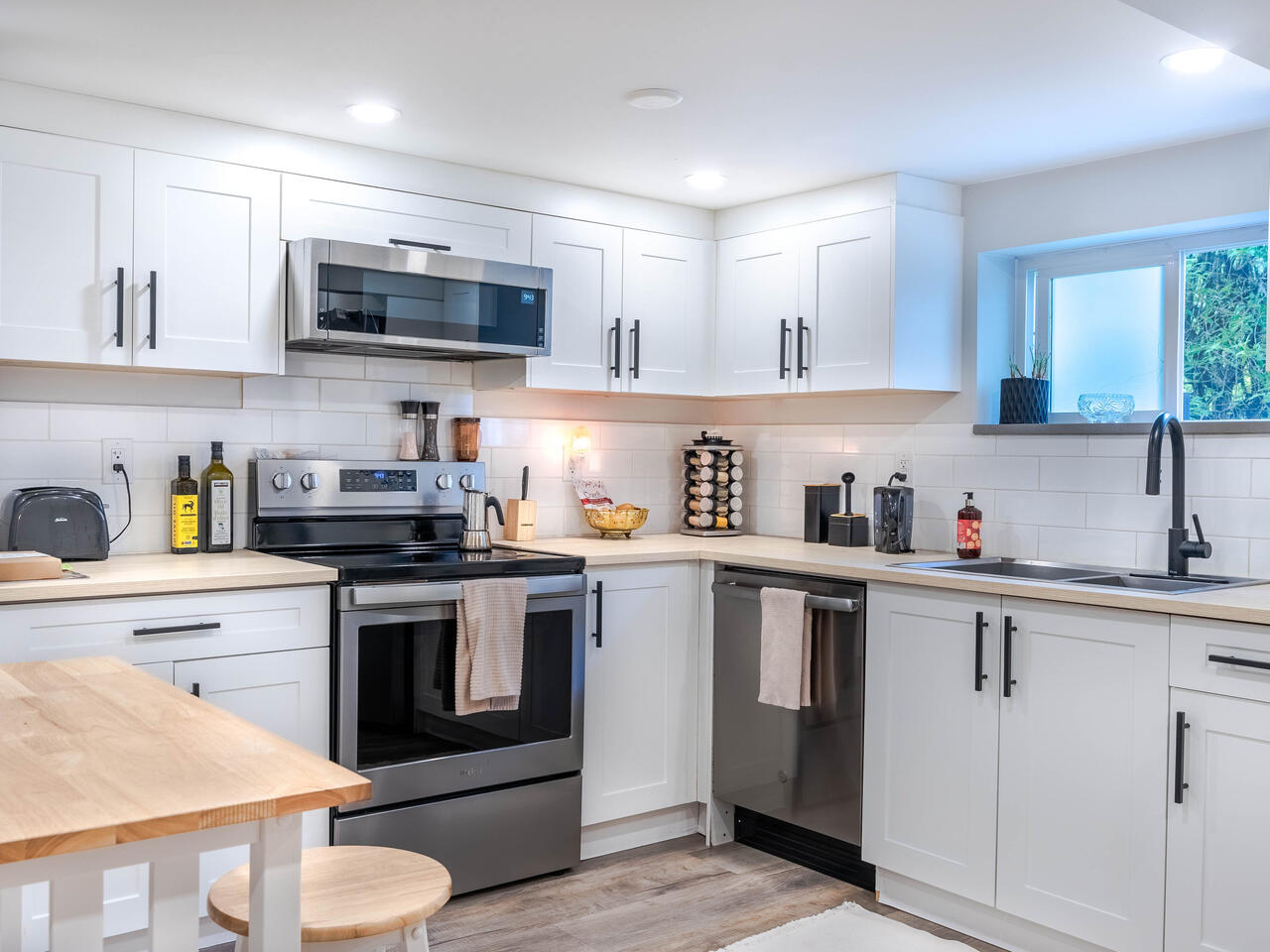 1703 Edinburgh Street, New Westminster 17