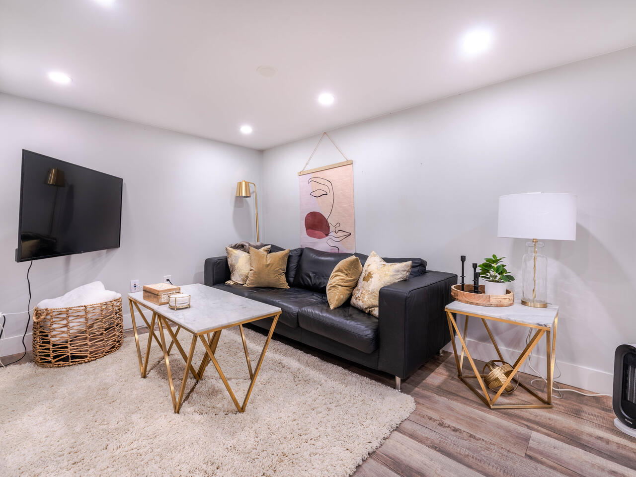 1703 Edinburgh Street, New Westminster 19