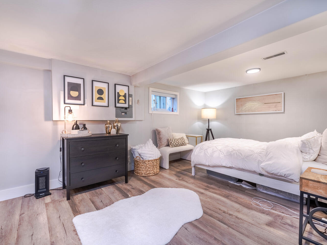 1703 Edinburgh Street, New Westminster 26