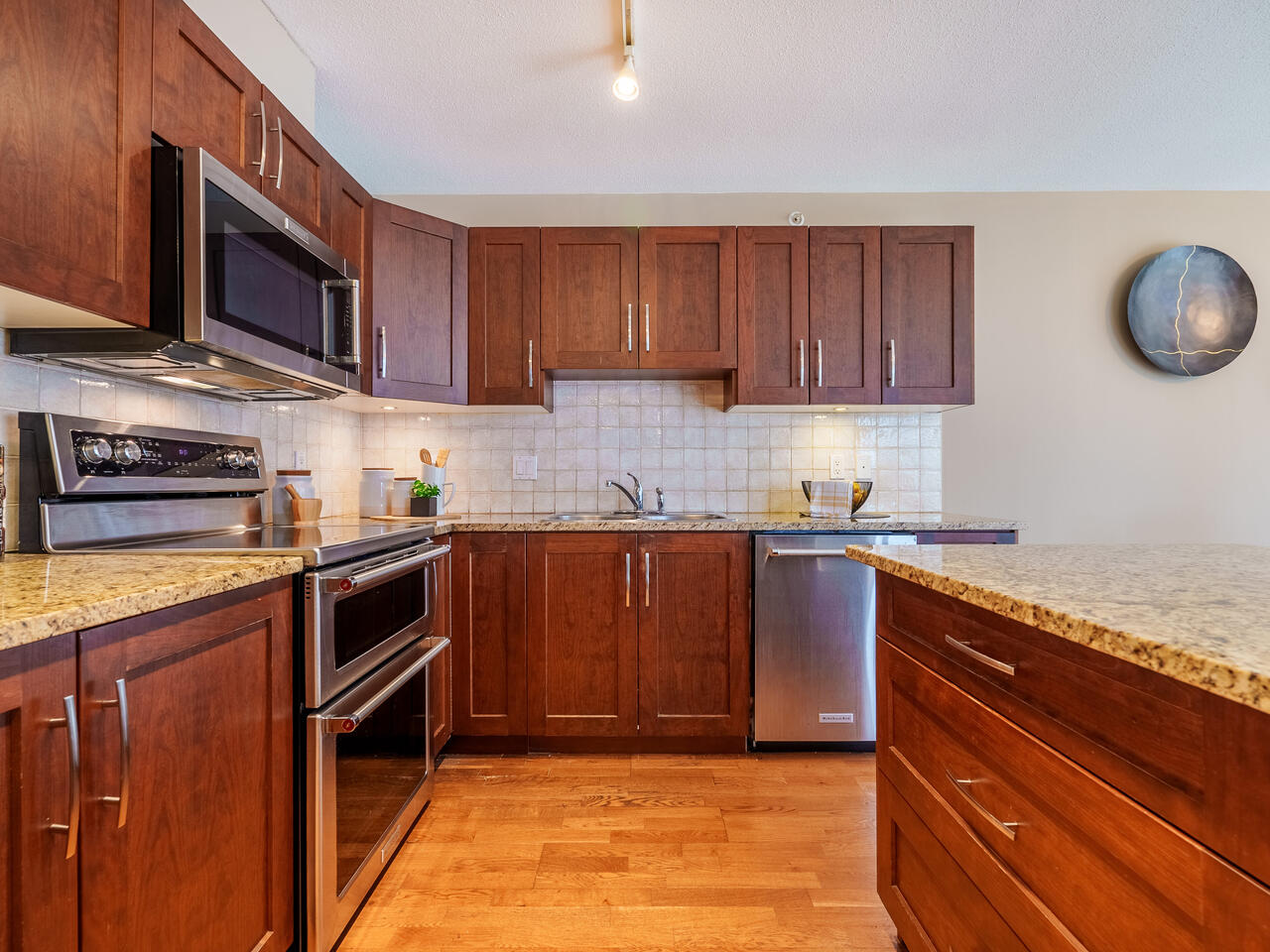 301-720 Hamilton Street, New Westminster 7