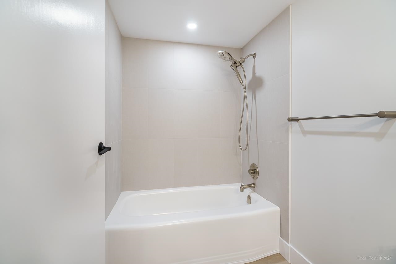 111 1011 FOURTH AVENUE 24
