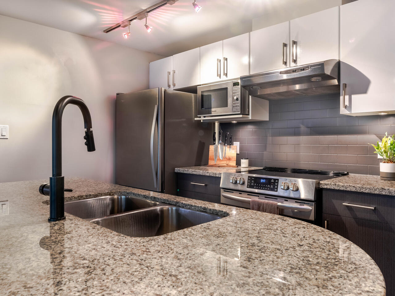 403-14 Begbie Street, New Westminster 10