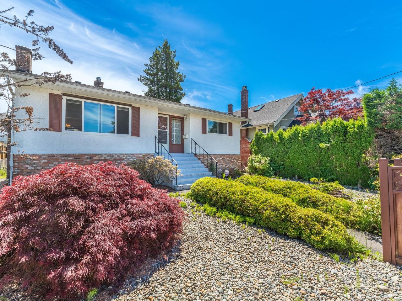 910 TENTH AVENUE, NEW WESTMINSTER 2