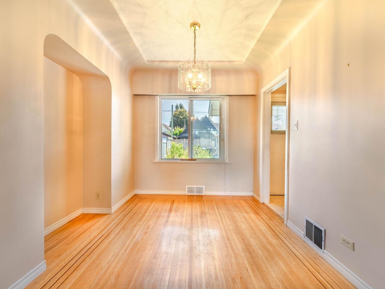 910 TENTH AVENUE, NEW WESTMINSTER 4