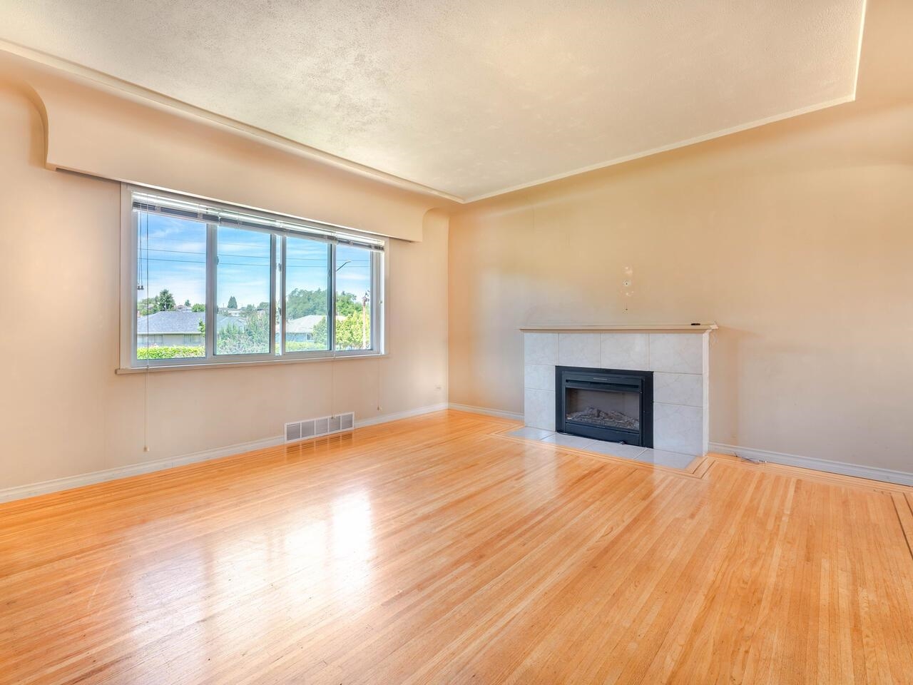 910 TENTH AVENUE, NEW WESTMINSTER 6