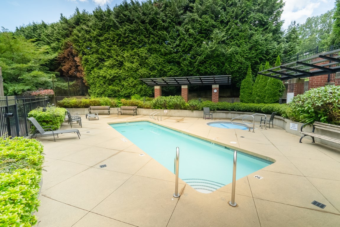 3 11 E ROYAL AVENUE, NEW WESTMINSTER 39