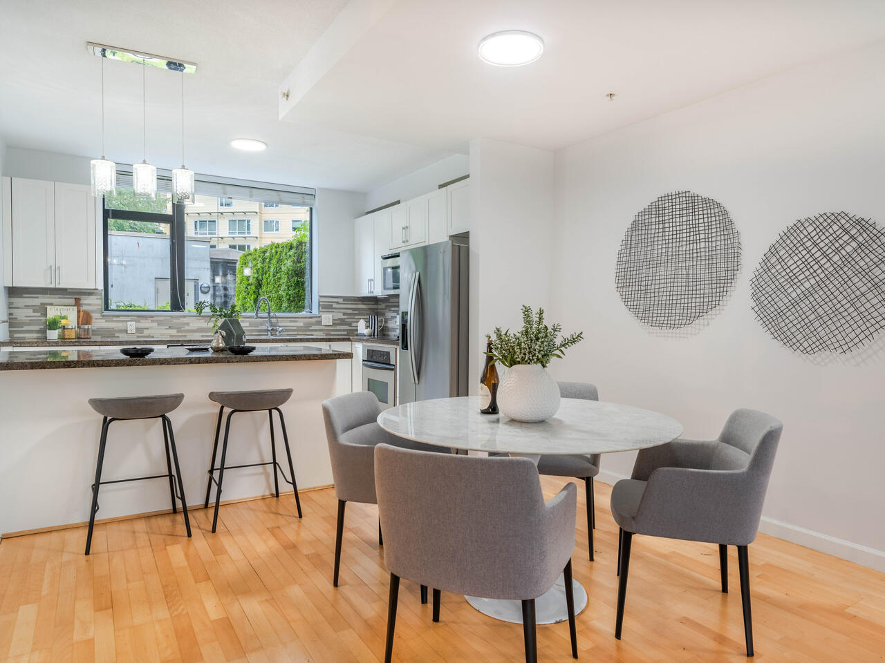 3 11 E ROYAL AVENUE, NEW WESTMINSTER 6