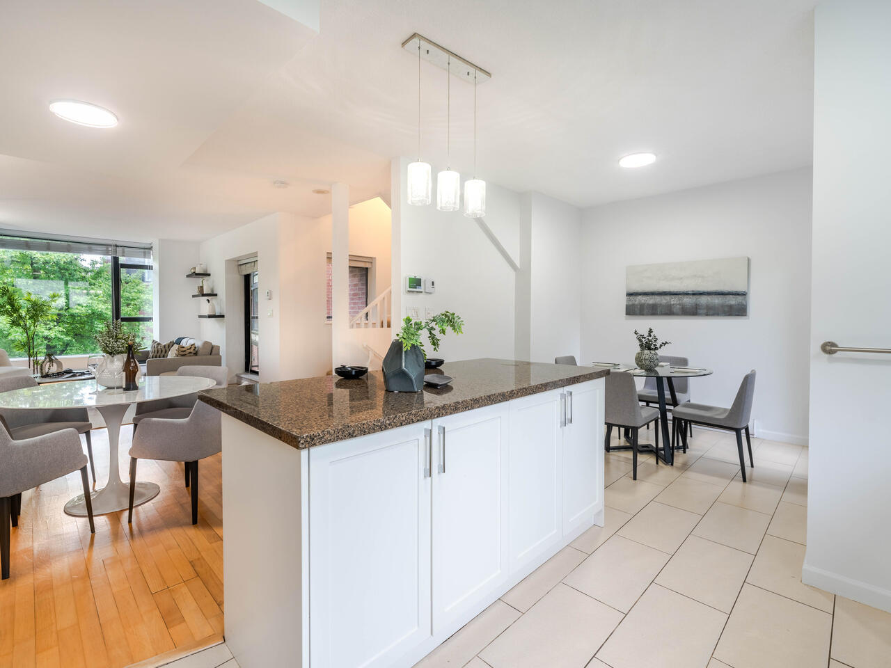 3 11 E ROYAL AVENUE, NEW WESTMINSTER 9