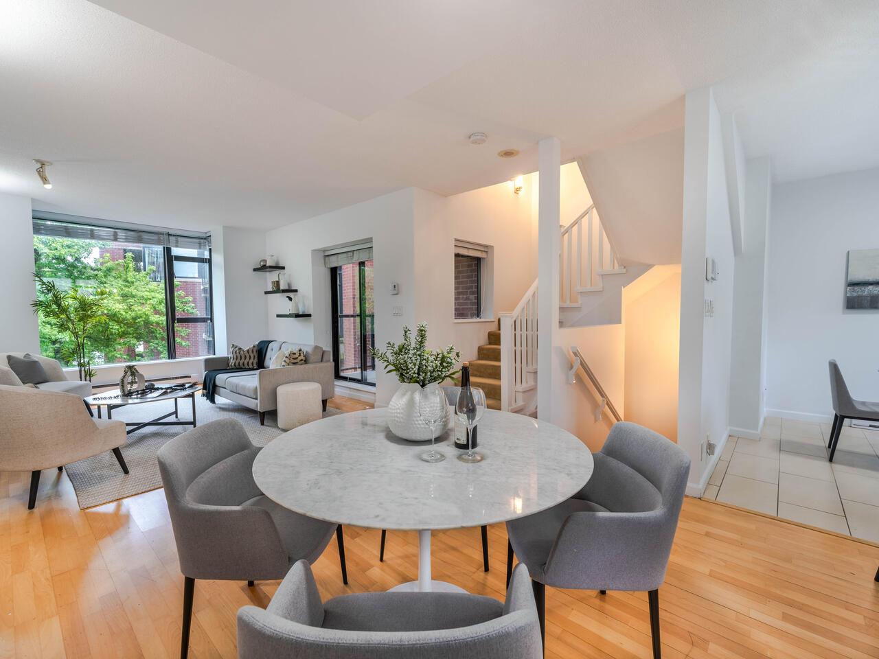 3 11 E ROYAL AVENUE, NEW WESTMINSTER 10