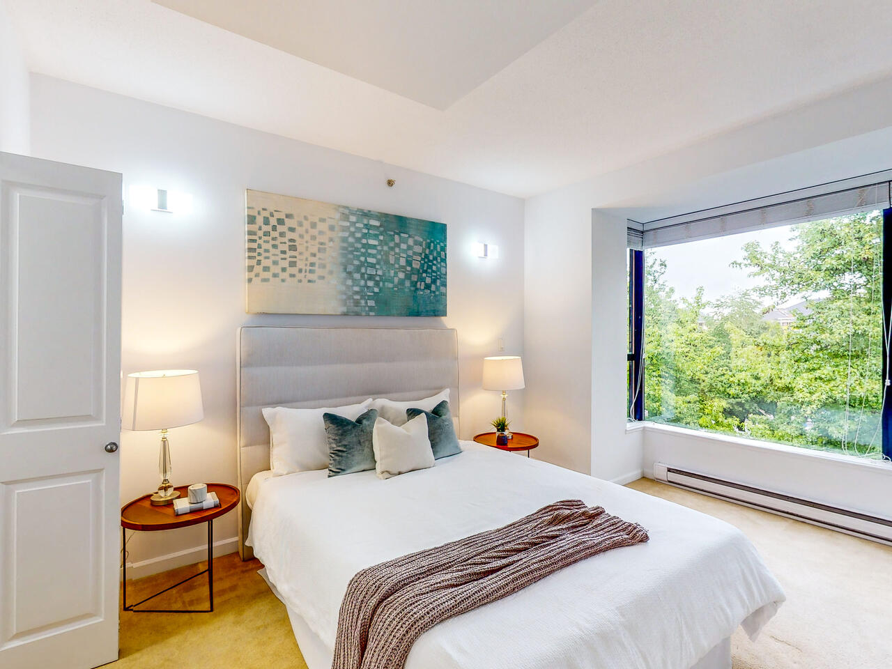 3 11 E ROYAL AVENUE, NEW WESTMINSTER 13