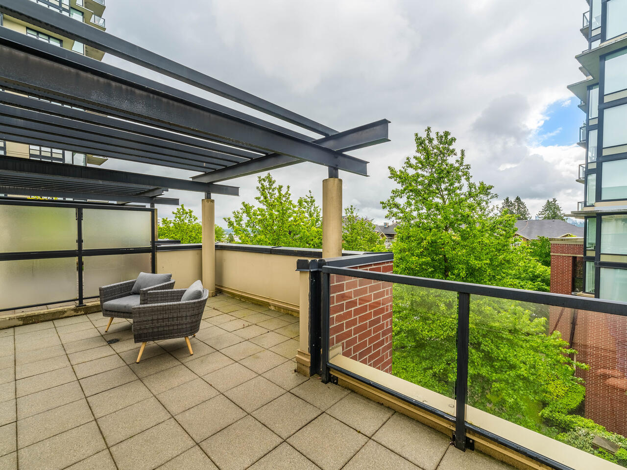 3 11 E ROYAL AVENUE, NEW WESTMINSTER 20