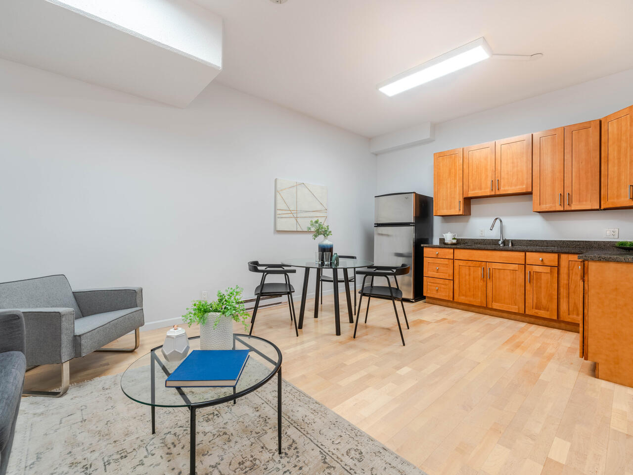 3 11 E ROYAL AVENUE, NEW WESTMINSTER 25