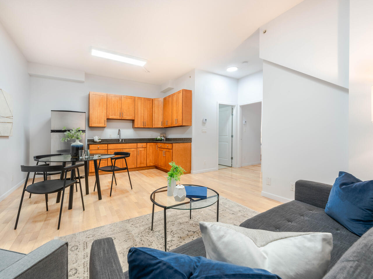 3 11 E ROYAL AVENUE, NEW WESTMINSTER 26