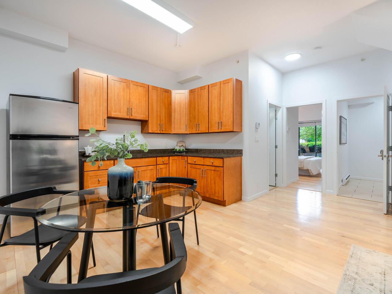 3 11 E ROYAL AVENUE, NEW WESTMINSTER 28