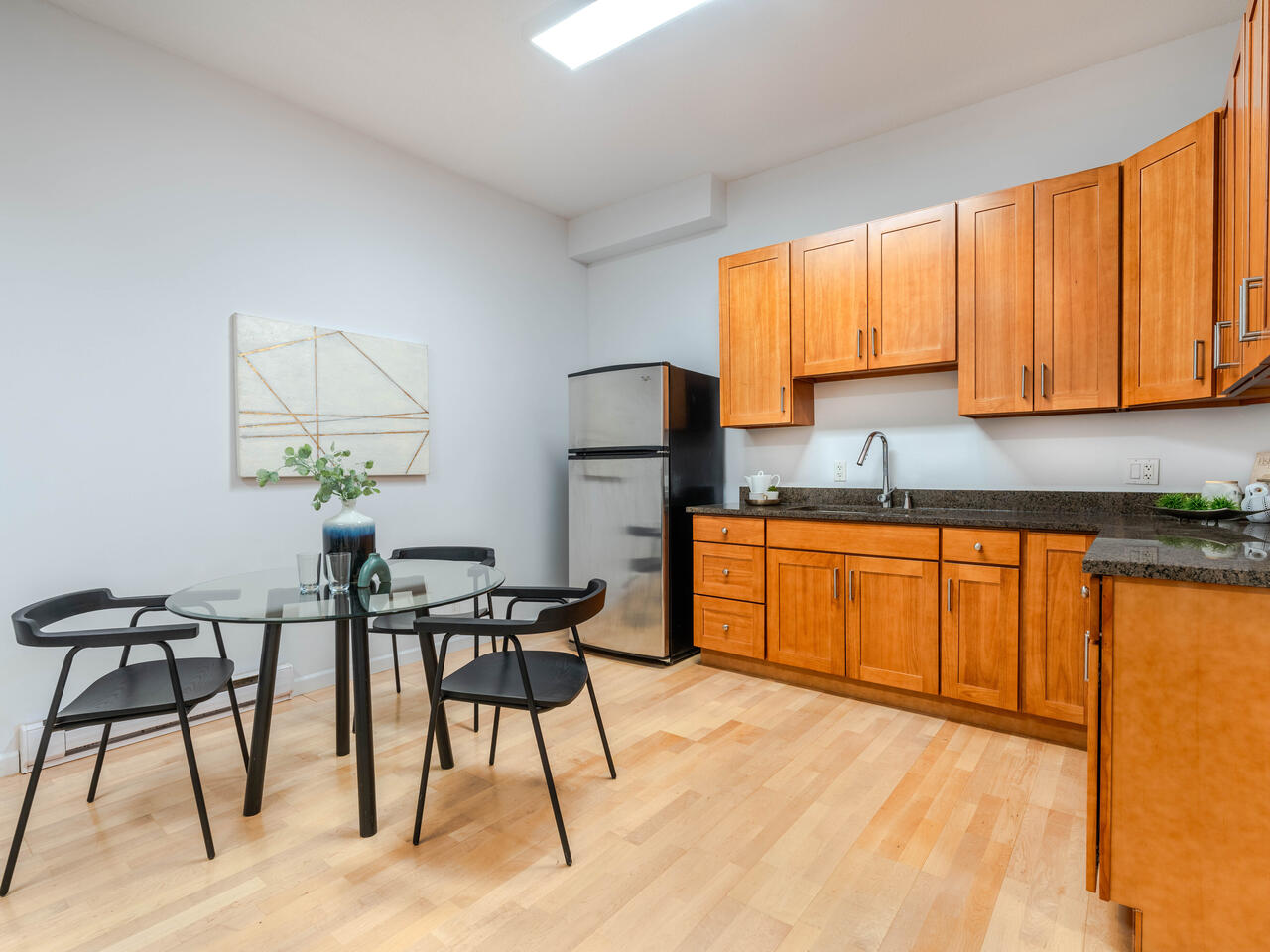 3 11 E ROYAL AVENUE, NEW WESTMINSTER 30