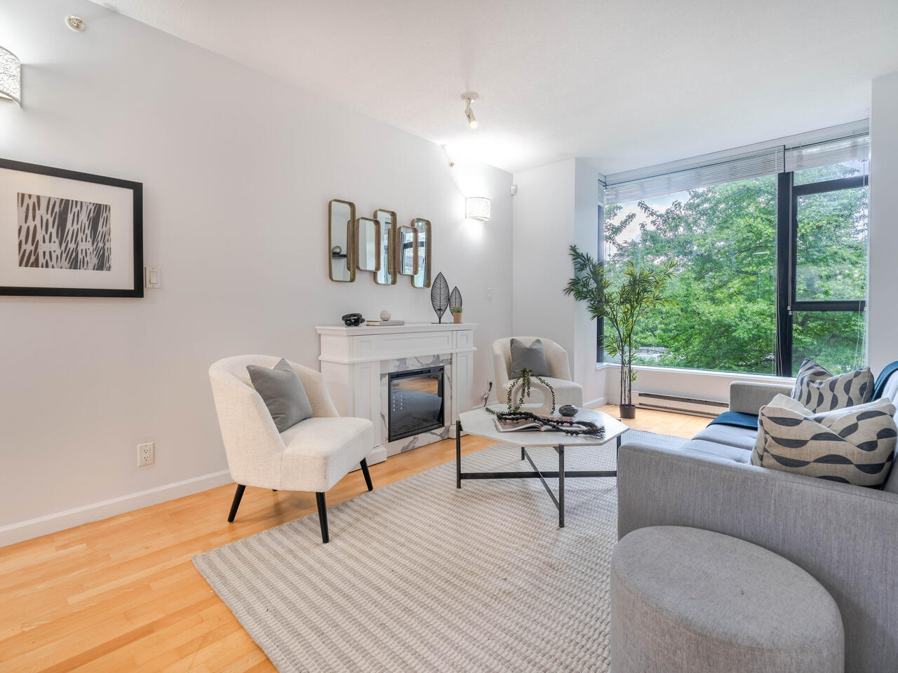 3 11 E ROYAL AVENUE, NEW WESTMINSTER 31