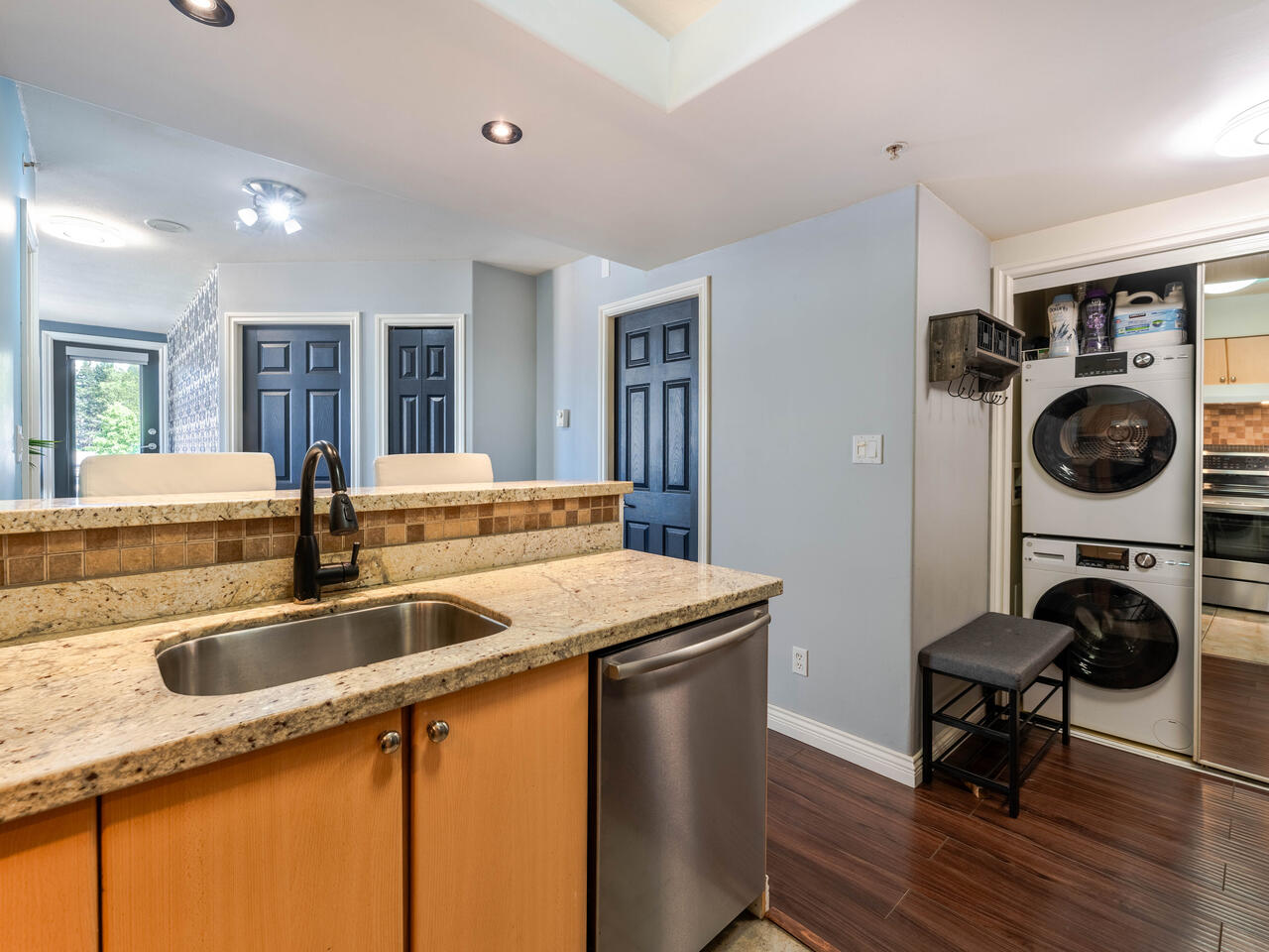 1005-680 Clarkson Street, New Westminster 13