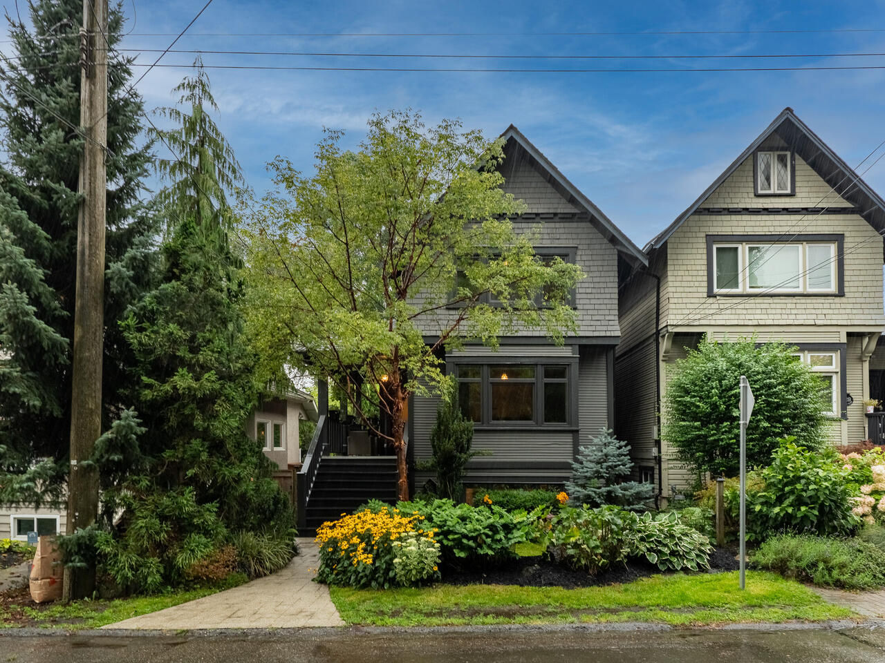 825 Ridgeway Avenue, North Vancouver