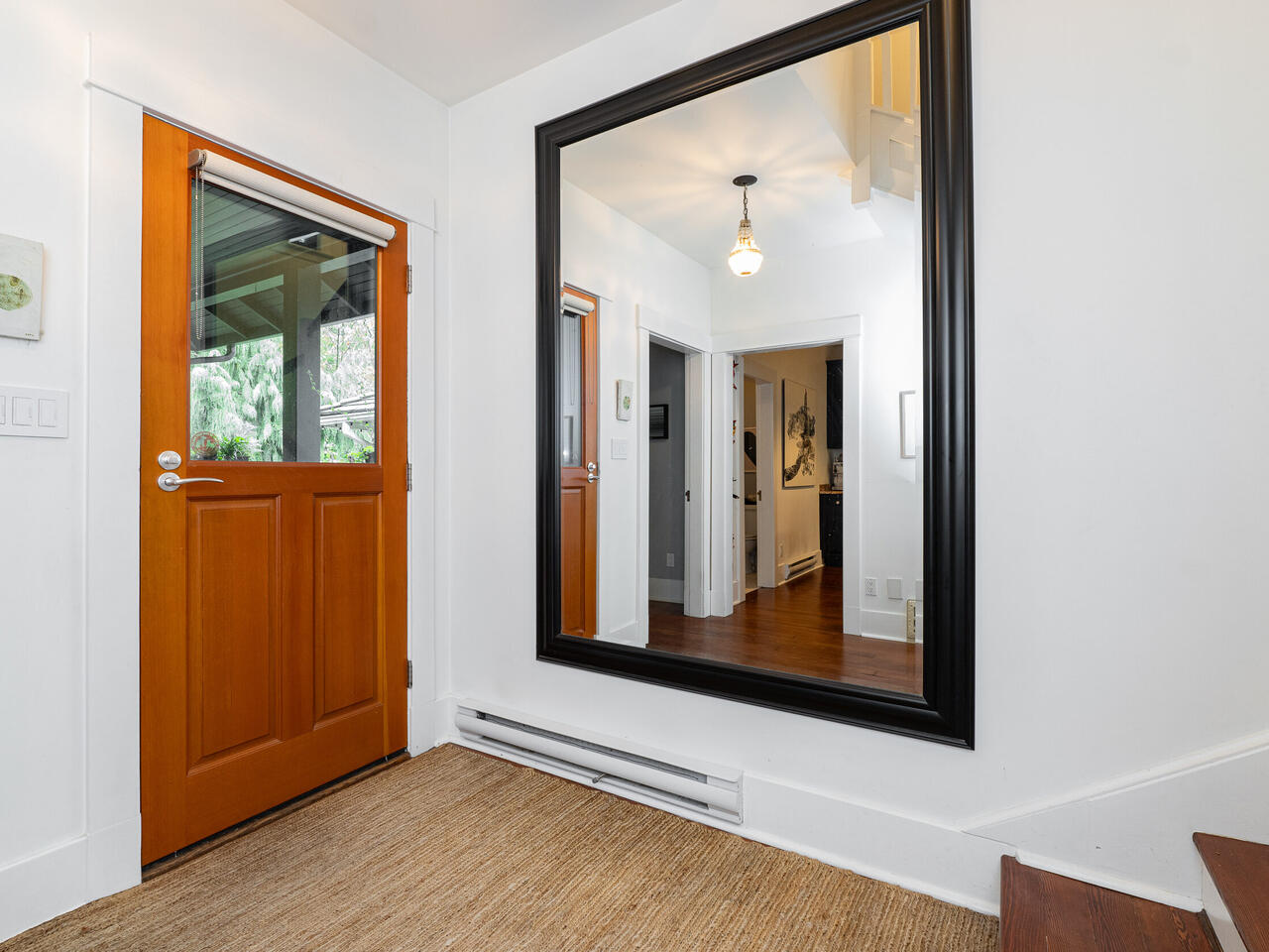 825 Ridgeway Avenue, North Vancouver 2
