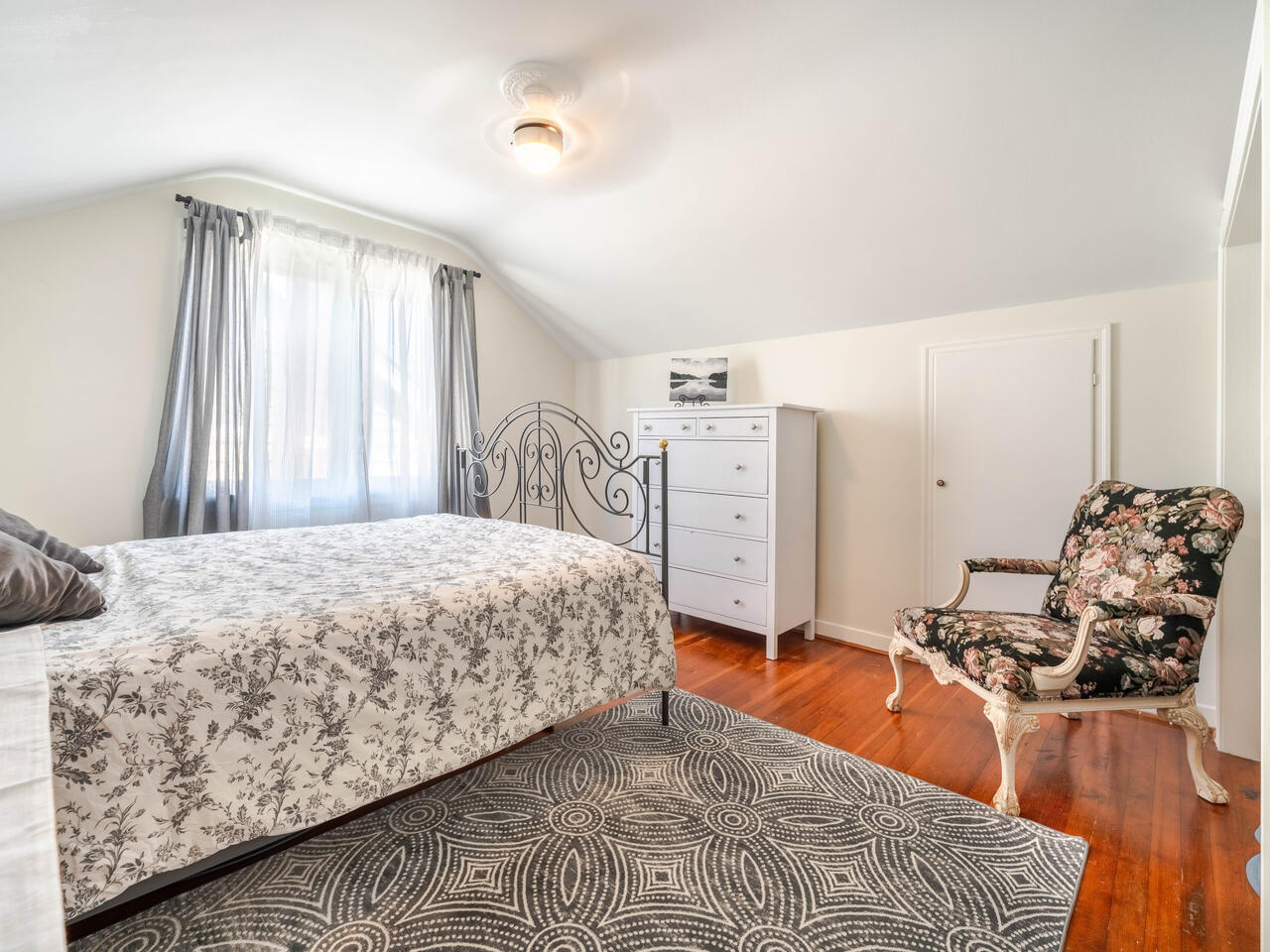 919 Laurel Street, New Westminster 18