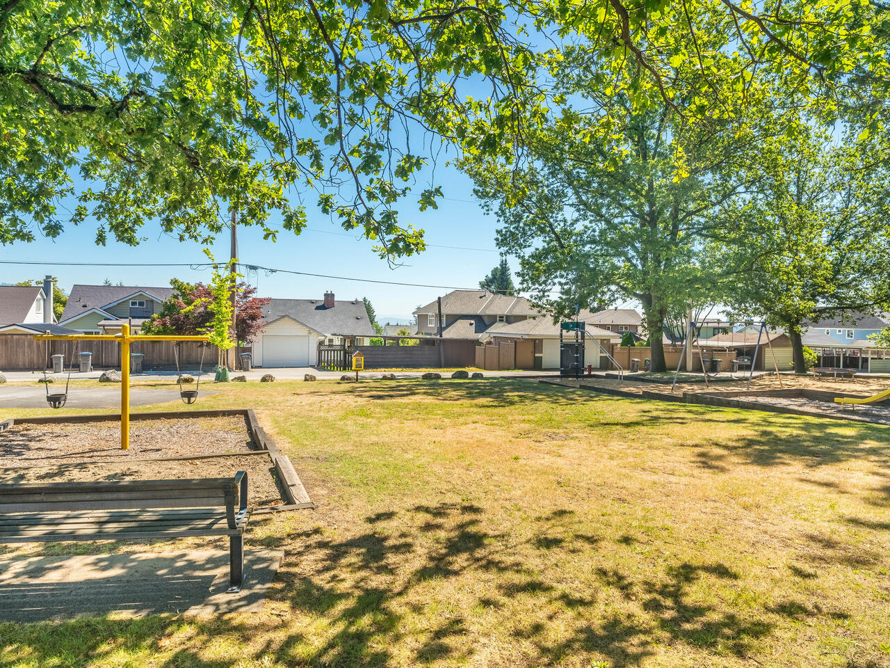 919 Laurel Street, New Westminster 25