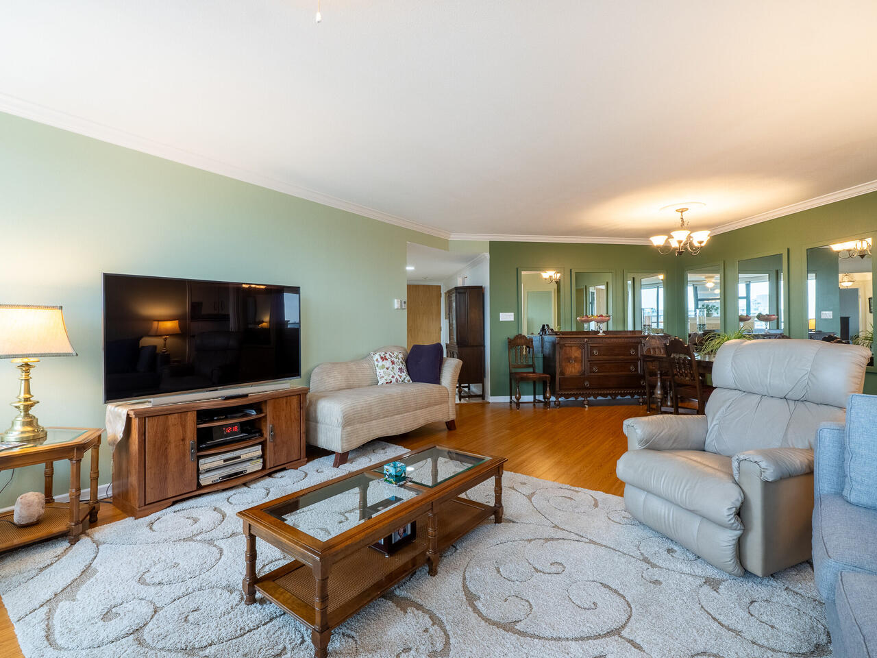 PH3-98 Tenth Street, New Westminster 4