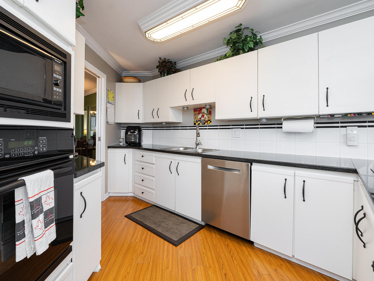 PH3-98 Tenth Street, New Westminster 10