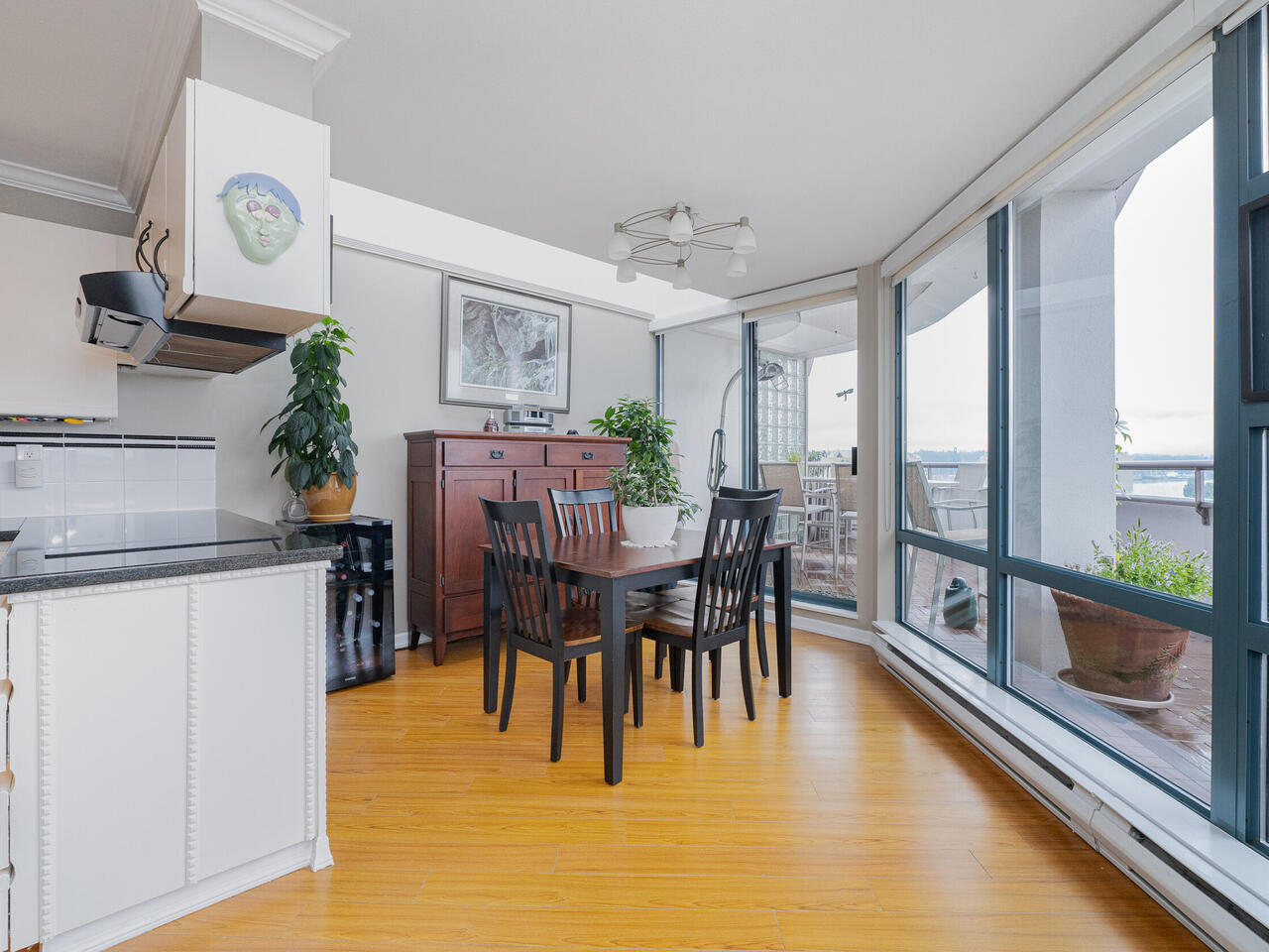 PH3-98 Tenth Street, New Westminster 11