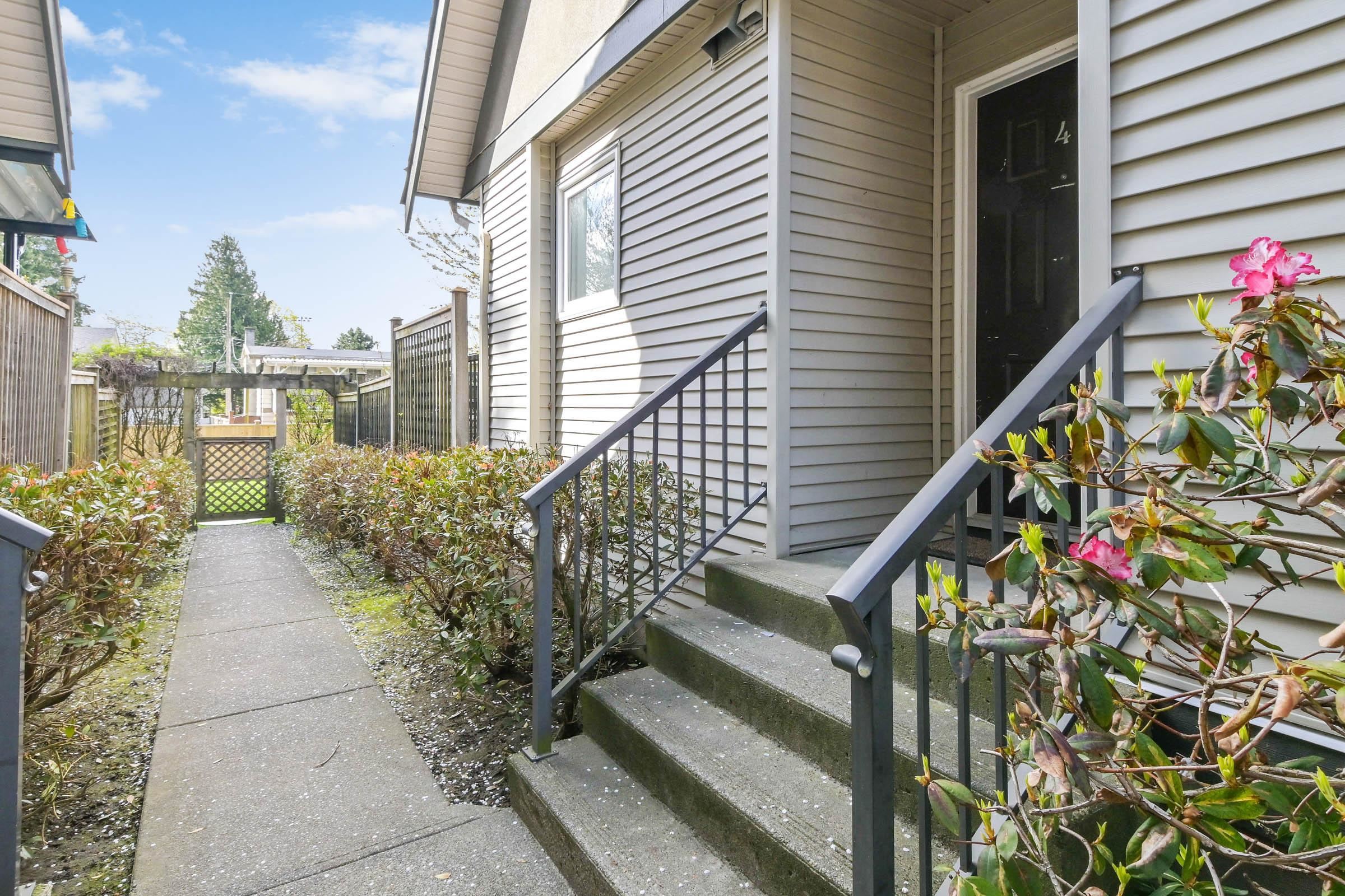 4 11530 84 AVENUE 2