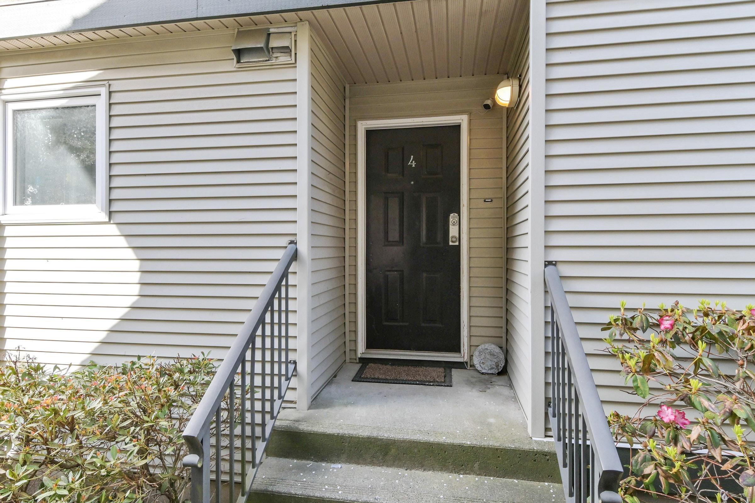 4 11530 84 AVENUE 3