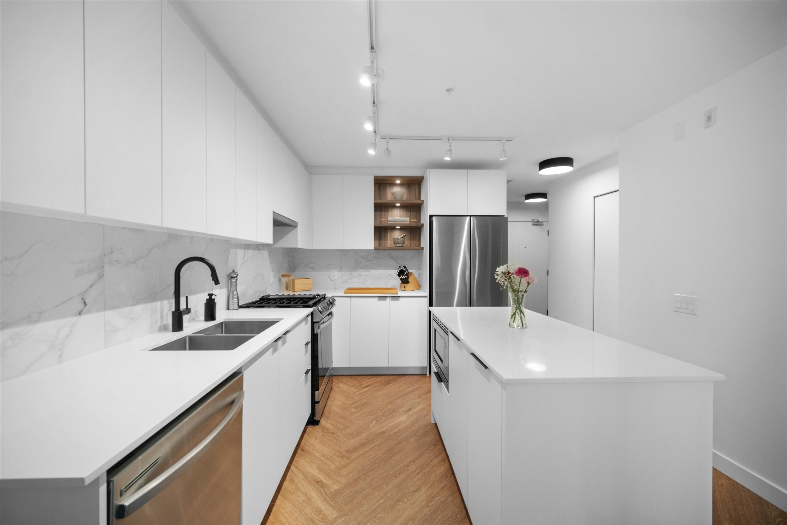 519 3229 ST. JOHNS STREET 6