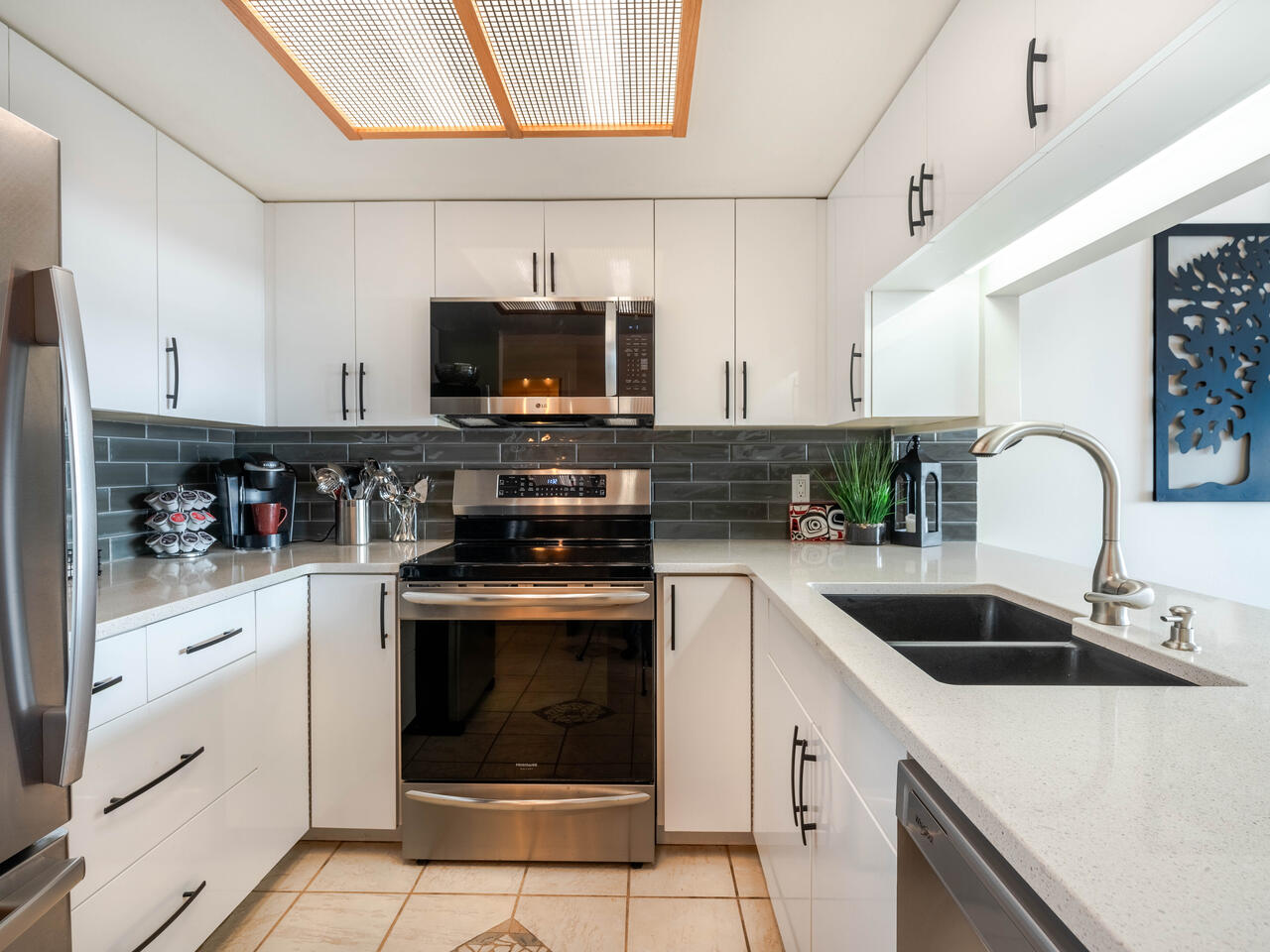 1003-1065 Quayside Drive, New Westminster 4
