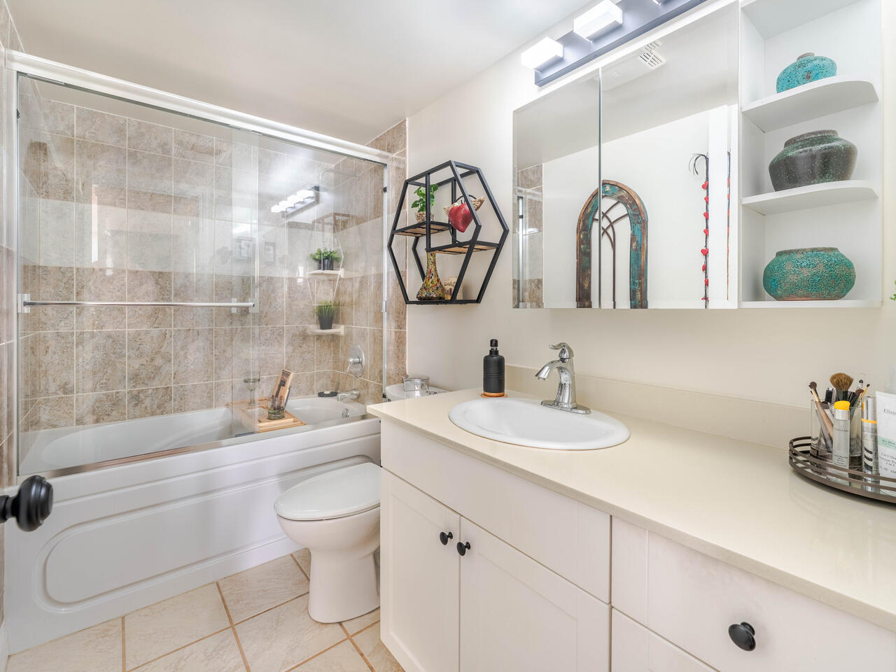 1003-1065 Quayside Drive, New Westminster 15