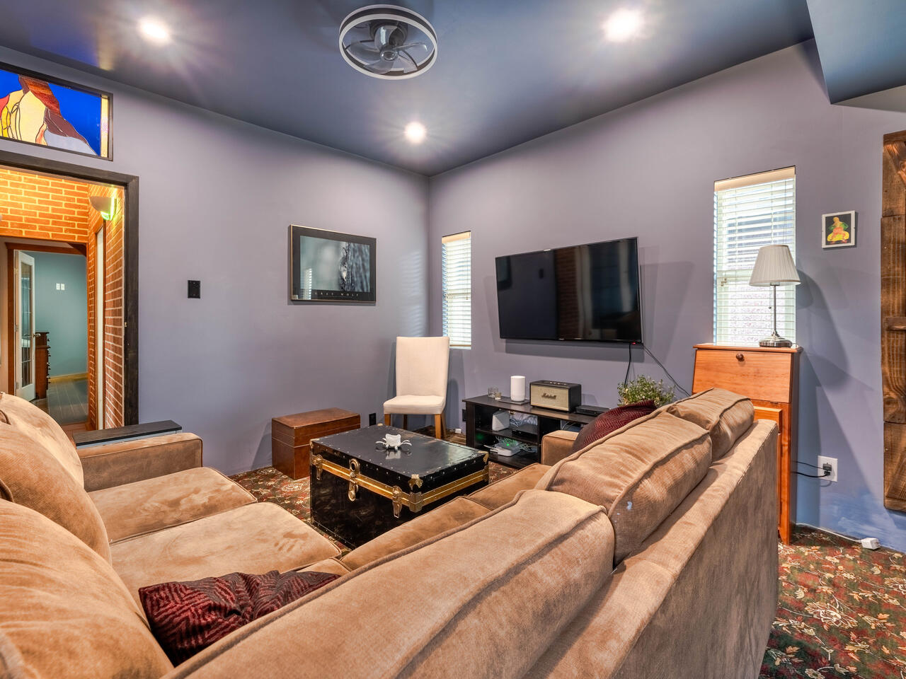 840 Tenth Street, New Westminster 16