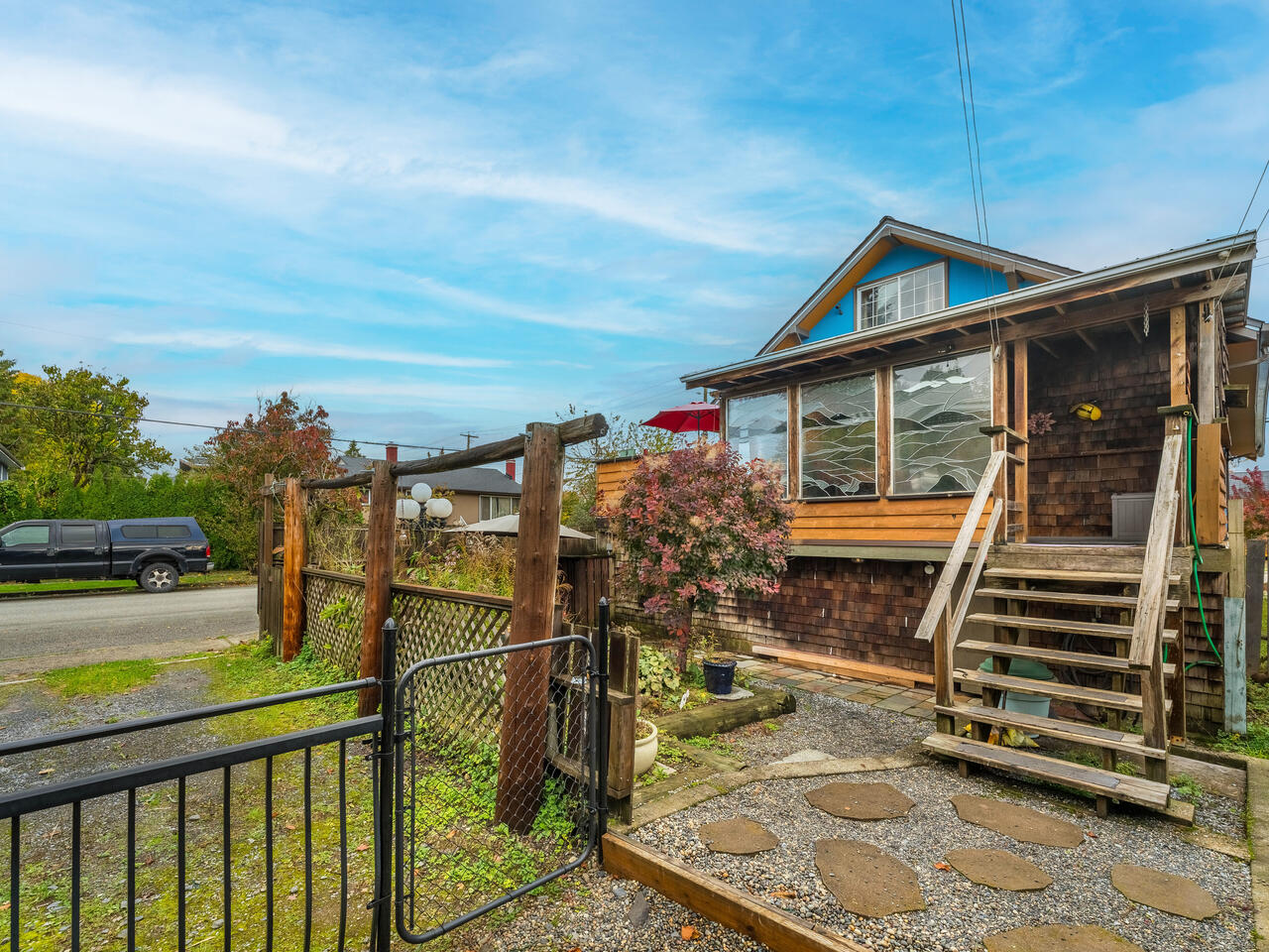 840 Tenth Street, New Westminster 25