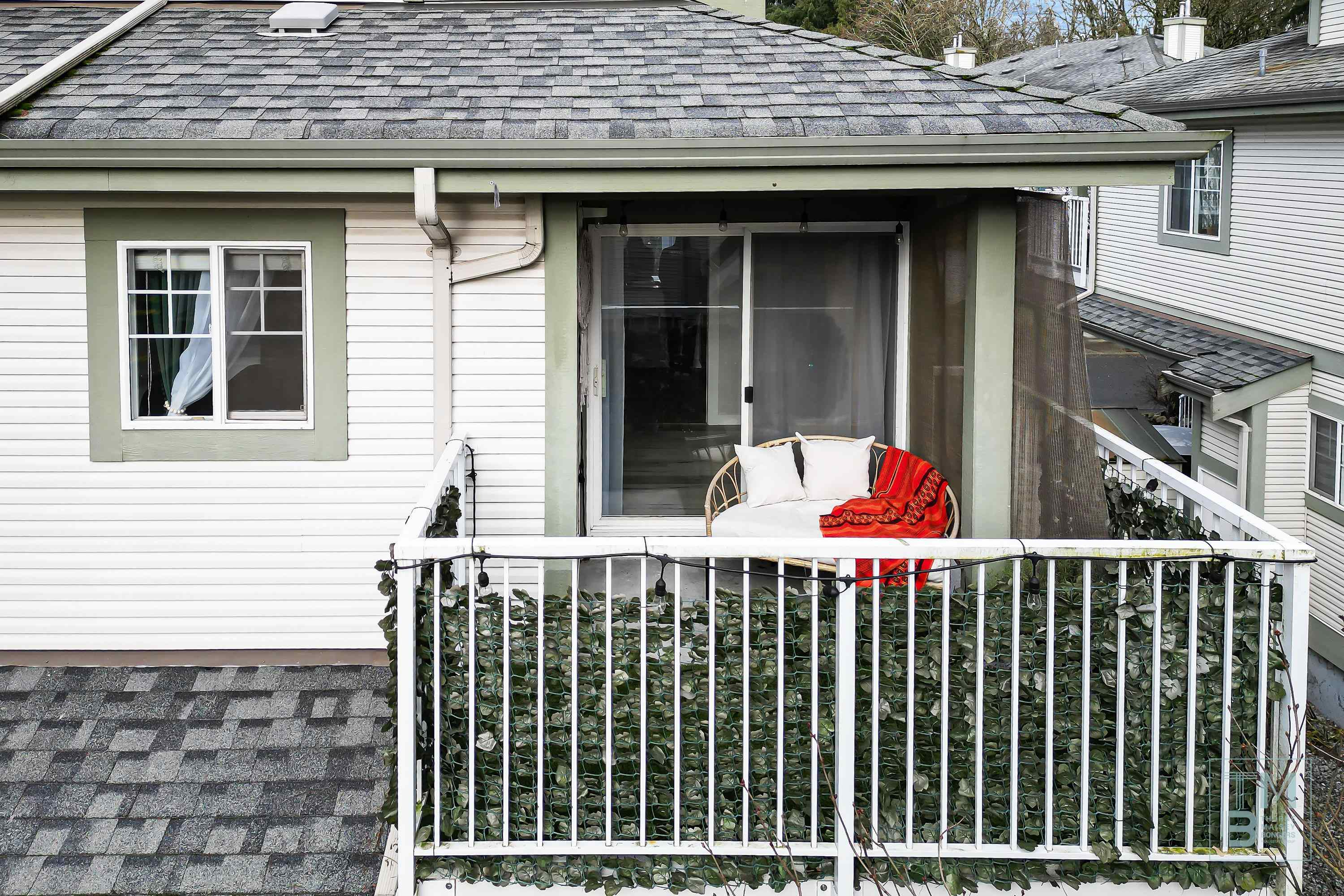 69 8892 208 STREET 39