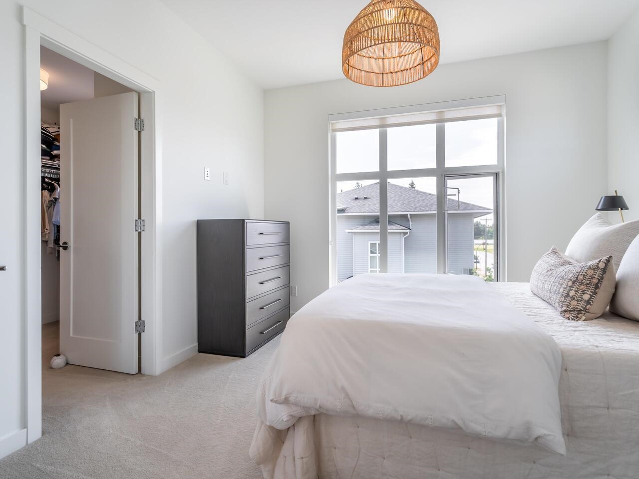 82 24076 112 AVENUE 10