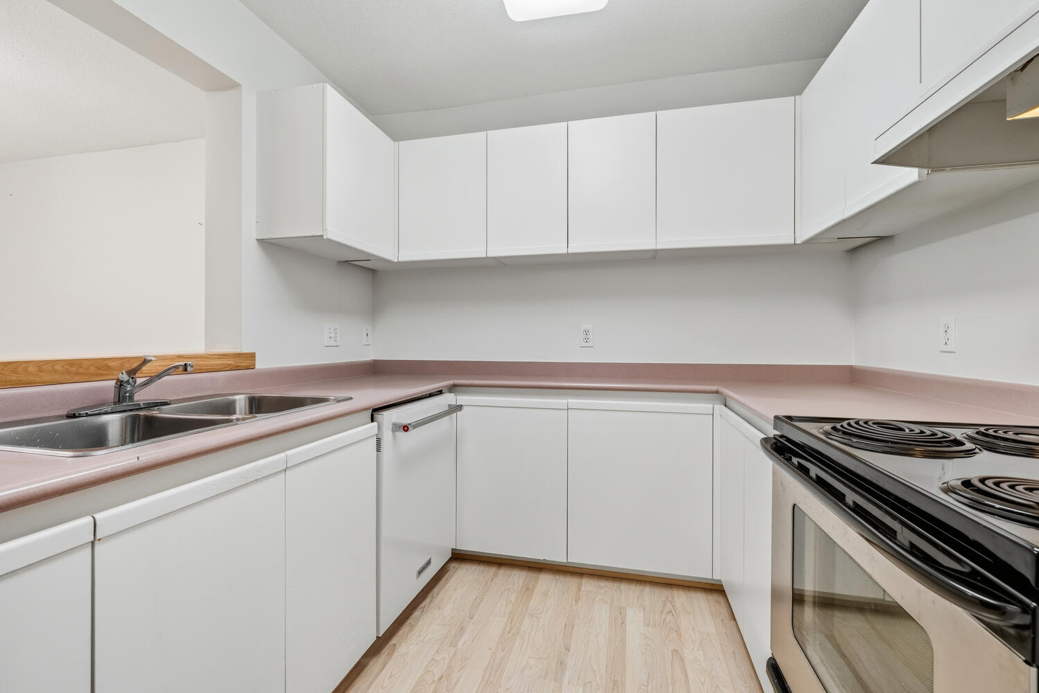 303-55 Blackberry Drive, New Westminster 10