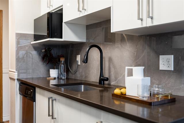 1202 1026 QUEENS AVENUE, NEW WESTMINISTER 16