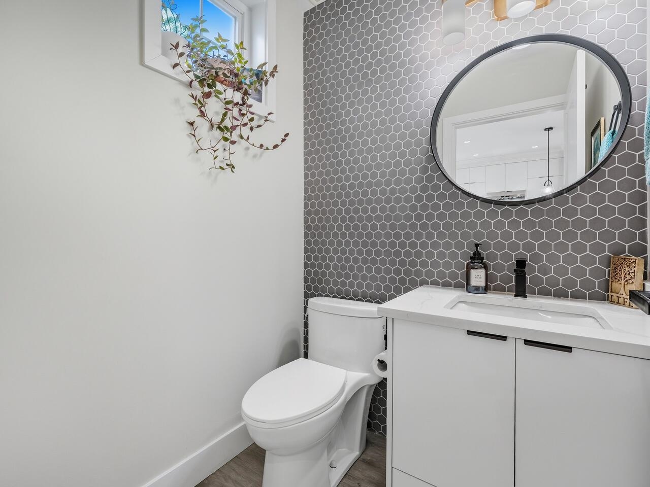 2-608 Ewen Avenue, New Westminster 13