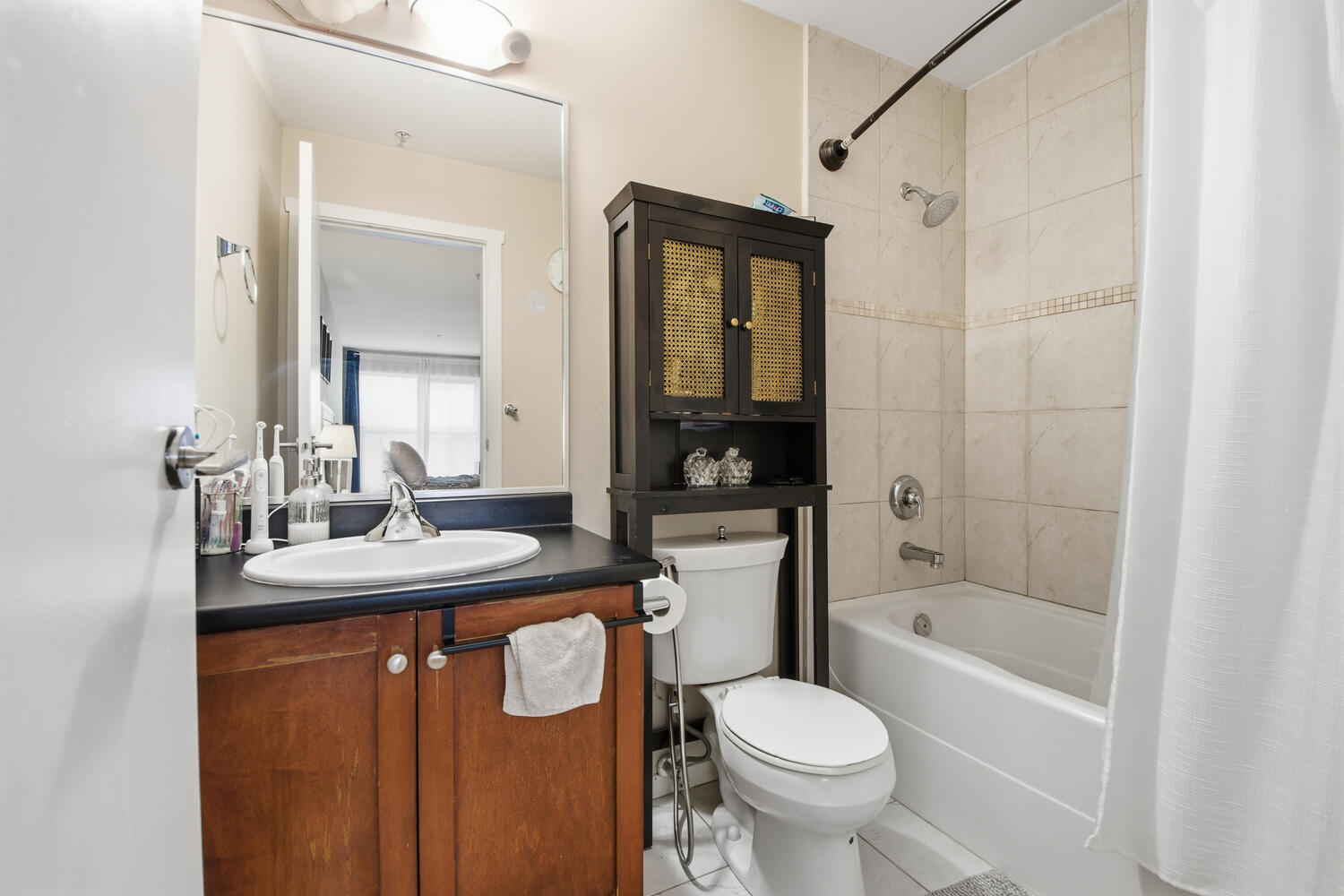 403-415 E Columbia Street, New Westminster 17