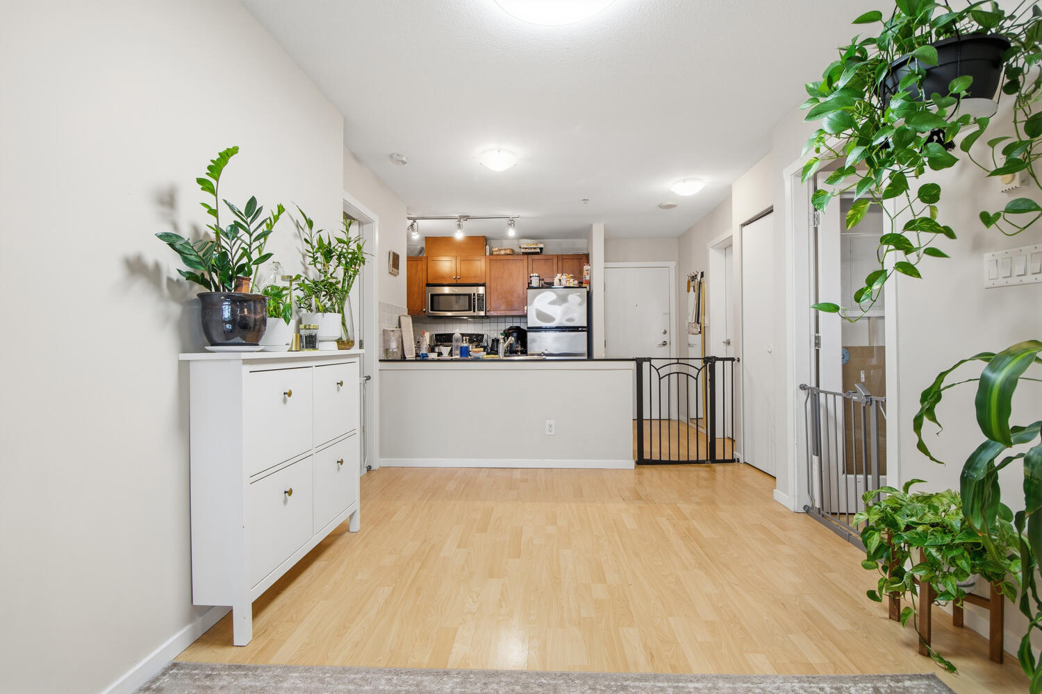 403-415 E Columbia Street, New Westminster 6