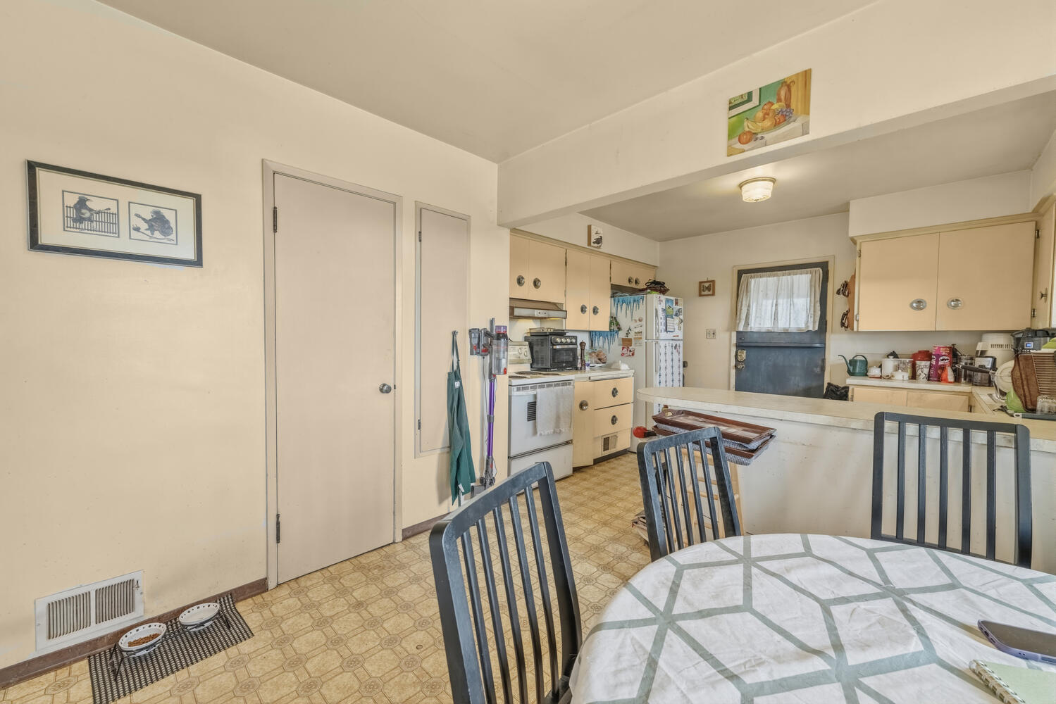 135 E Durham Street, New Westminster 6