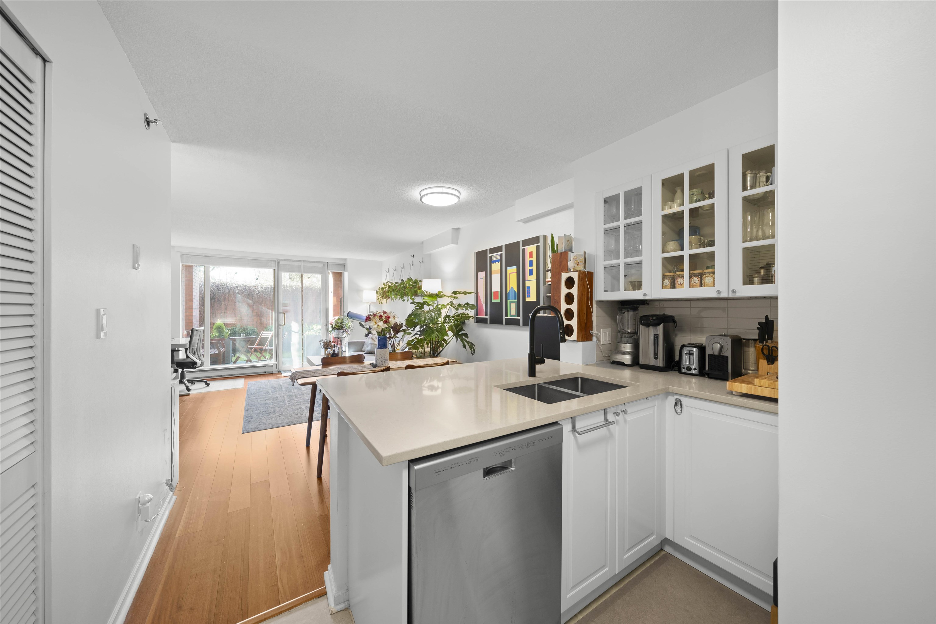 106 - 503 16th Avenue 10
