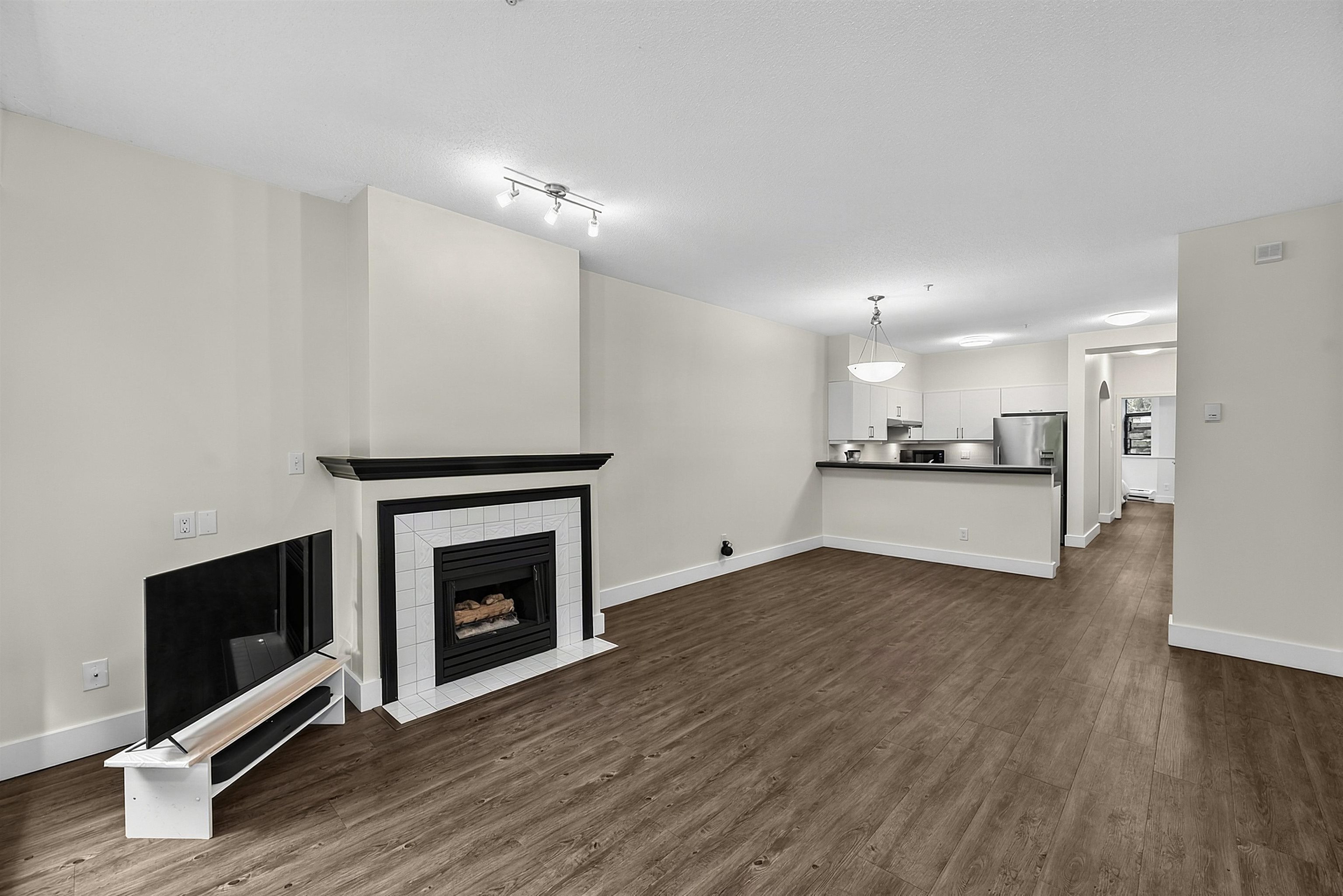 2 - 221 Ash Street 7