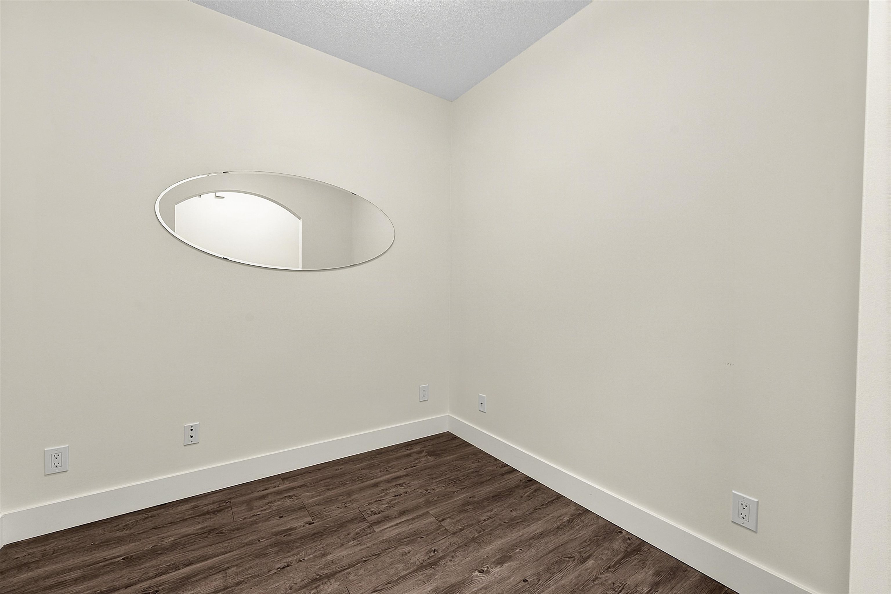 2 - 221 Ash Street 18